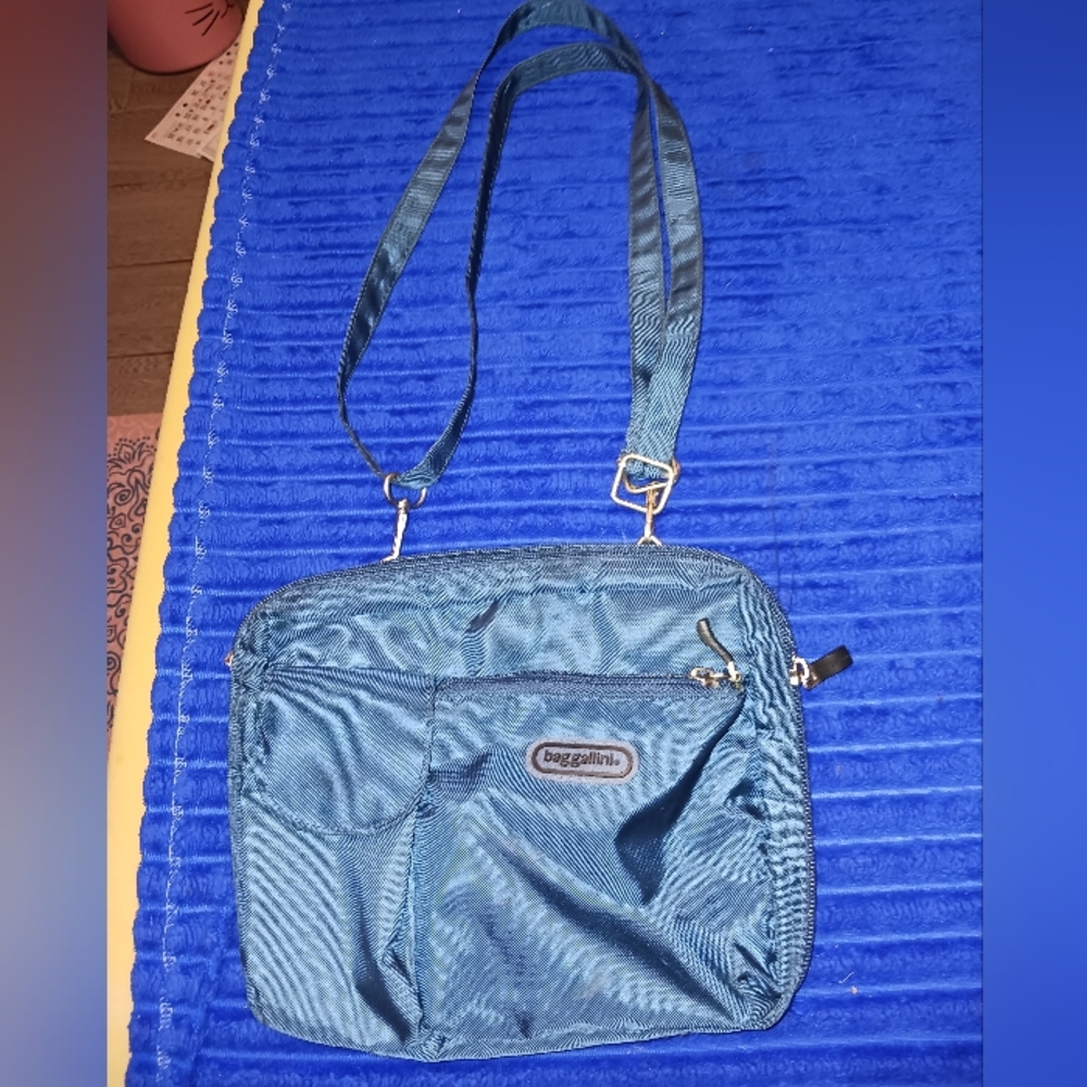 A purse baggallini